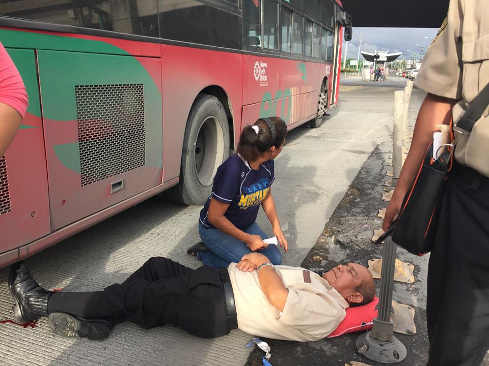 El accidente ocurrió en el cruce de la avenida Ruiz Cortines y Churubusco.