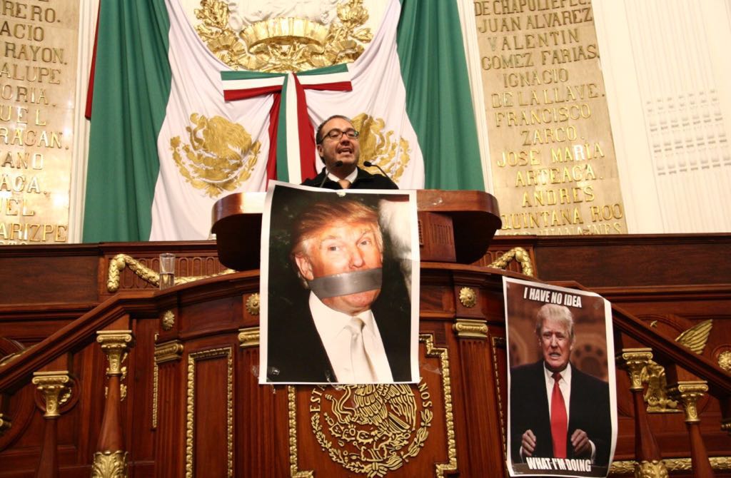 En tribuna, el perredista Mauricio Toledo aseguró que los mexicanos merecen una disculpa pública por parte del aspirante republicano a la Casa Blanca,
