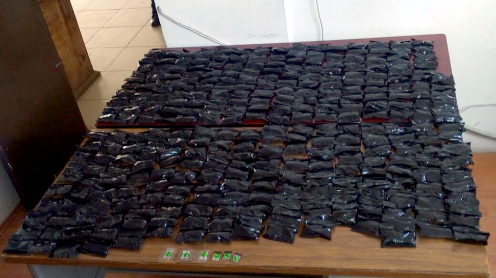 Al detener a un sujeto en la colonia Santa Rosa de Gómez Palacio, le aseguraron 321 envoltorios de droga.