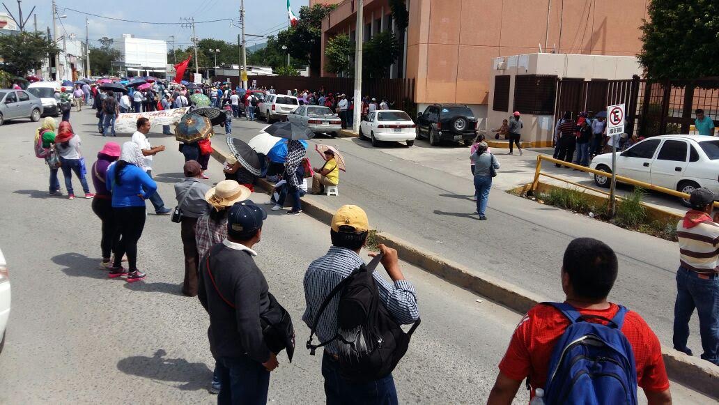 Los maestros protestaron contra la reforma educativa. 