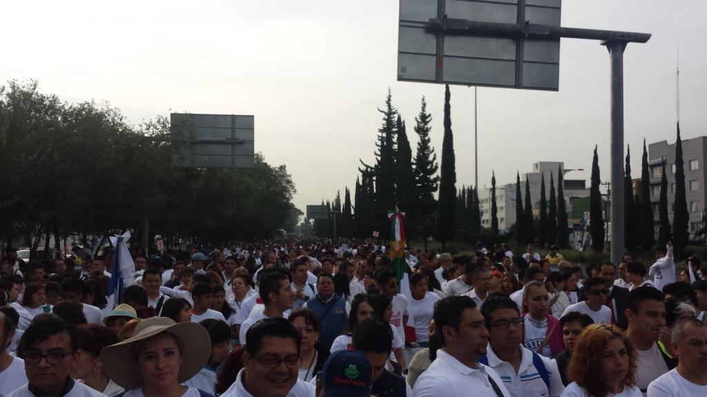 La marcha provocó el corte a la circulación en la calzada Ignacio Zaragoza en ambos sentidos.