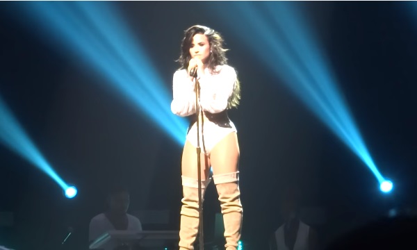 La cantante sorprendió con su interpretación. 