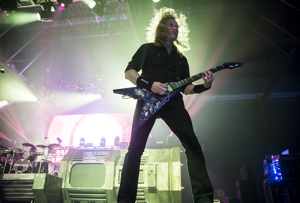 Mustaine exclamó en español, "¡Gracias Monterrey!"