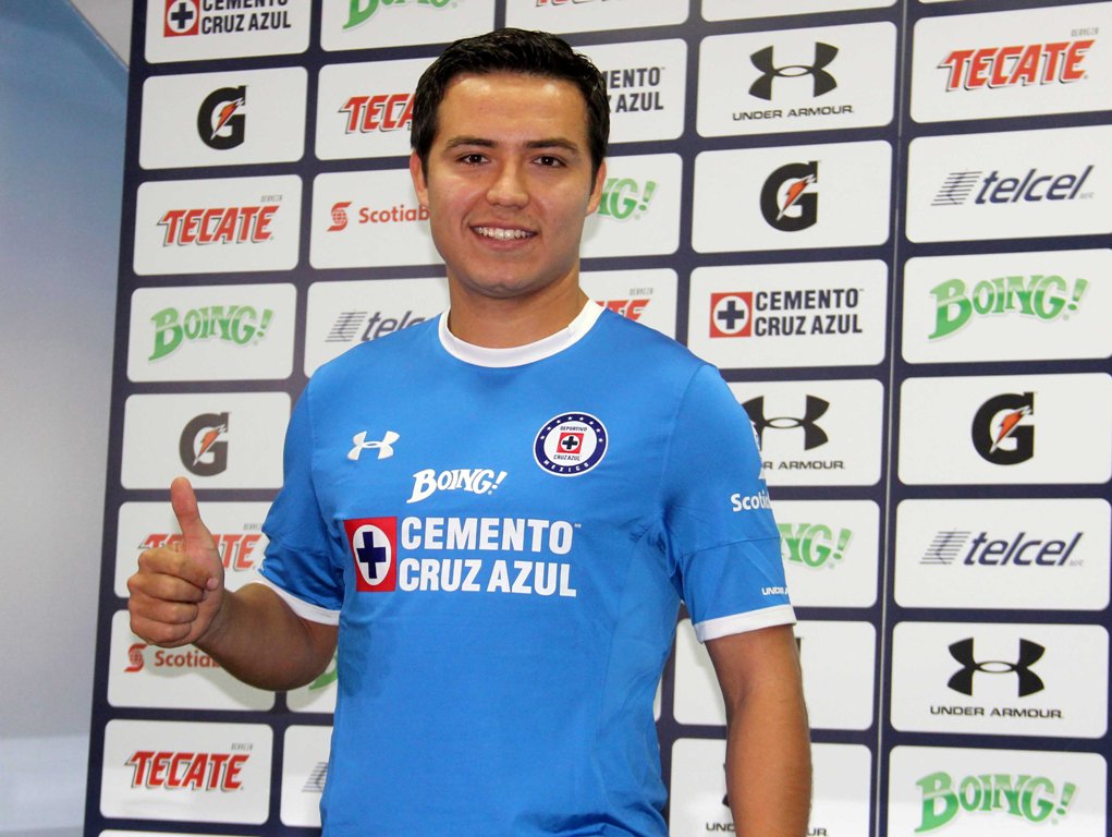 'Cubo' Torres en su presentación con Cruz Azul 