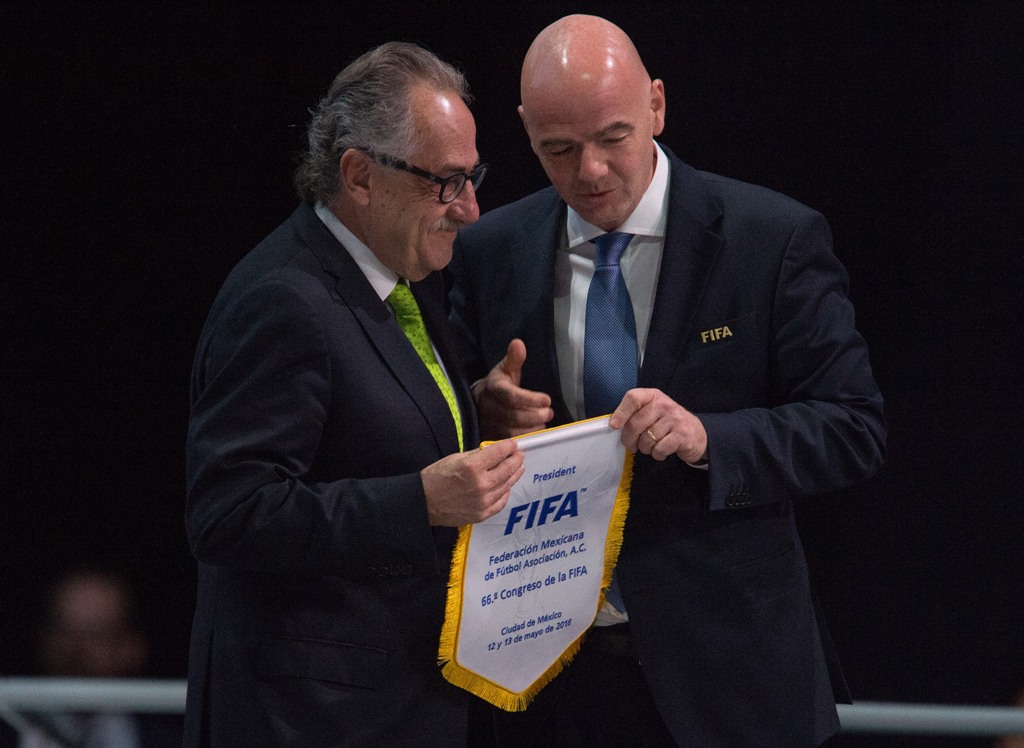 Decio de María, presidente de la Femexfut y Gianni Infantino, presidente de FIFA