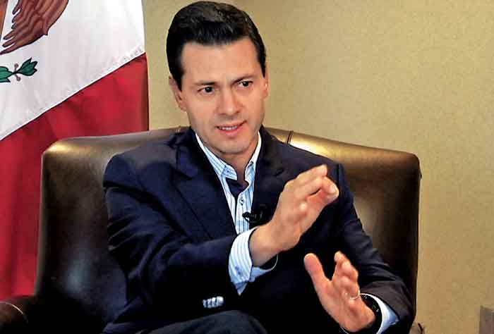 El jefe del Ejecutivo fue entrevistado por Carlos Marín en Anchorage, Alaska, durante la escala que realizó rumbo a China.