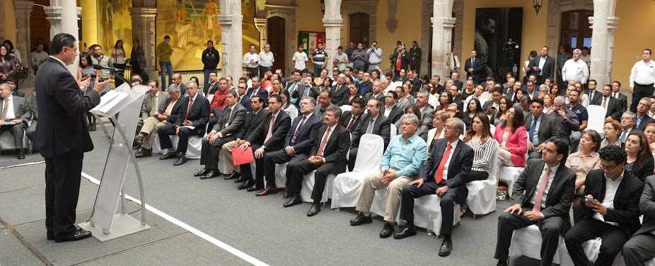 El mandatario de Durango, Jorge Herrera, encabezó la Réplica del IV Informe de Gobierno Federal, en el que destacó la inversión y el apoyo que el Pres