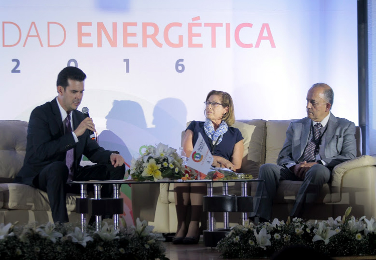 Al finalizar el Symposium Realidad Energética 2016 se presentó el Panel "Durango a favor de las tecnologías limpias".