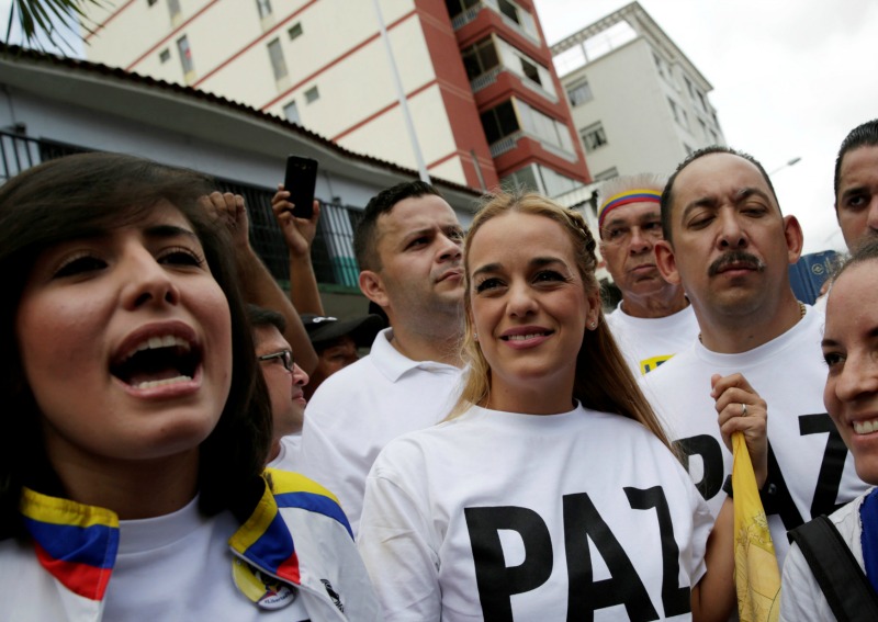Lilian Tintori, esposa del líder opositor venezolano Leopoldo López, presentó el martes una denuncia Maduro ante la Corte Penal Internacional.