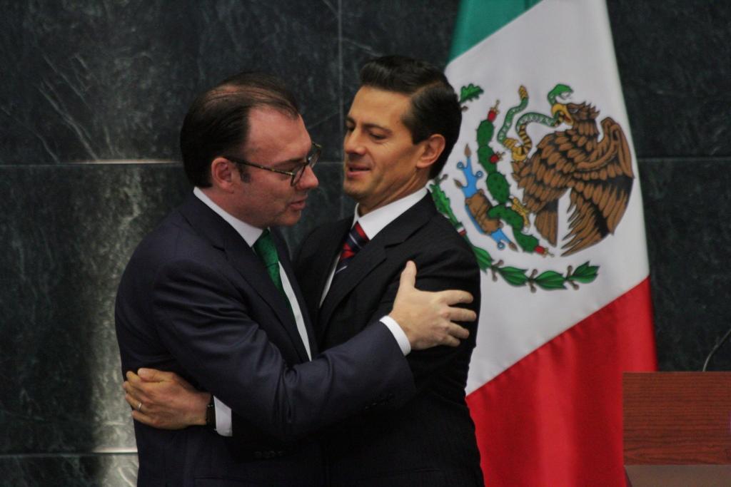 Luis Videgaray Caso presentó su renuncia a un día de entregar el paquete económico para el 2017.