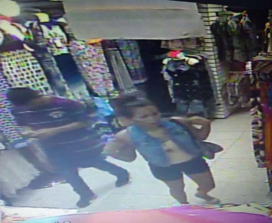 Una cámara captó a los presuntos ladrones. 