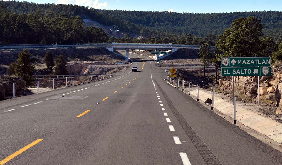 Comenzarán con el bacheo para la súper carretera Durango-Mazatlán, por los múltiples pozos que tiene.