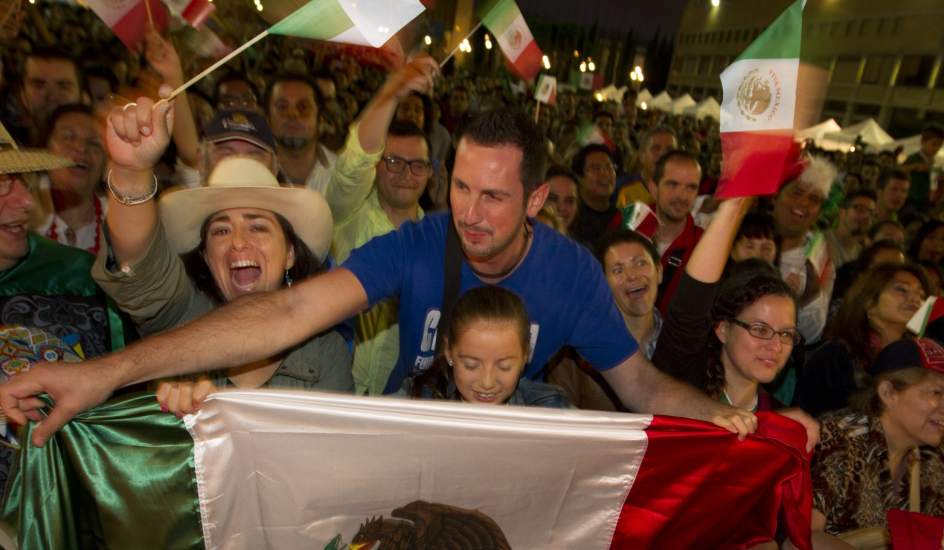 Migrantes celebran fiestas patrias.