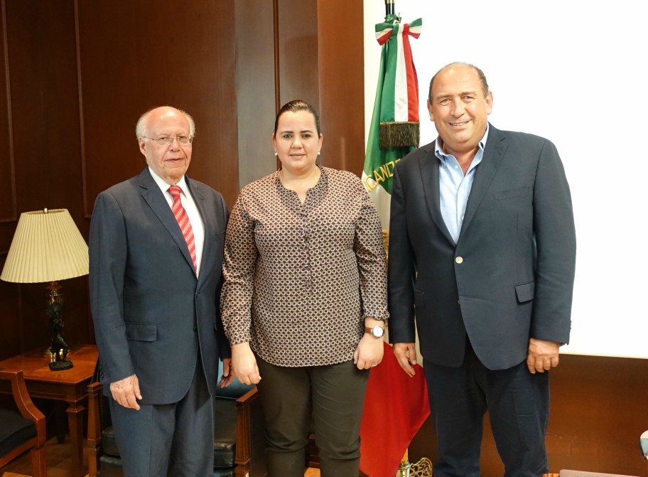 Rubén Moreira, Gobernador de Coahuila, realizó una reunión con José Narro Robles, Secretario de Salud Federal.