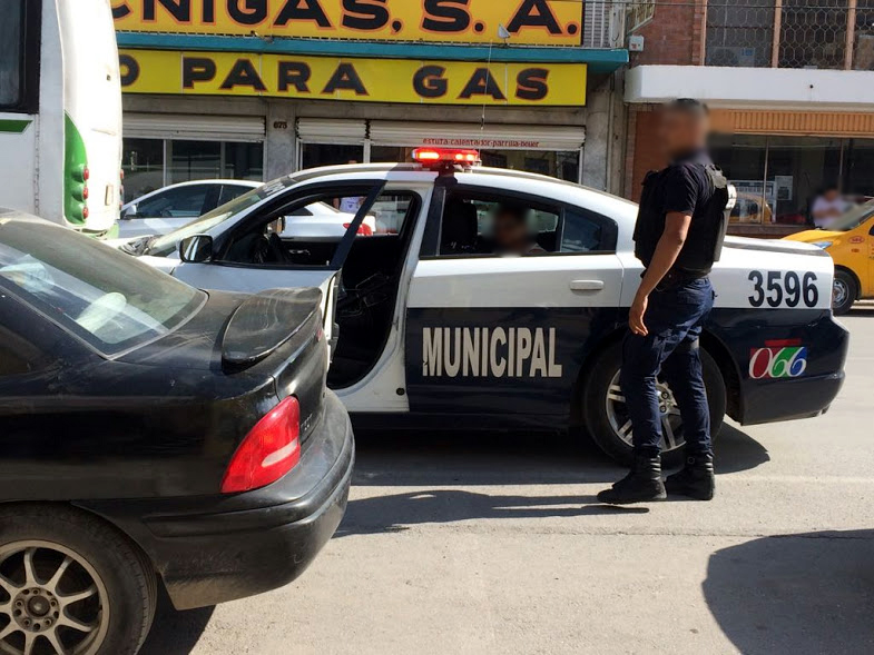 Detuvieron a sujeto en estado inconveniente, luego de allanar un local en el centro de Torreón.