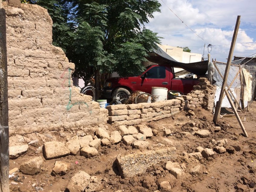 En Tlahualilo, Durango, se reportan derrumbes en 400 viviendas.