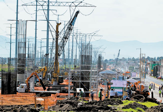 El tren México-Toluca tendrá un presupuesto de 17 mil 840.6 millones de pesos. 