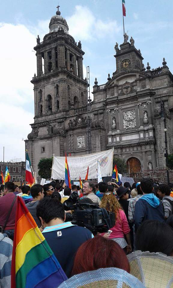 La marcha terminó con un mitin frente a la Catedral Metropolitana.