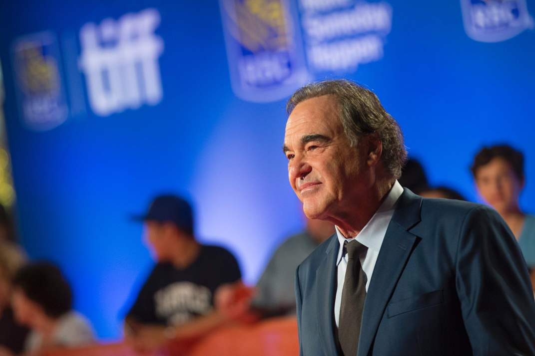 Oliver Stone presentó "Snowden" en el Festival de Cine de Toronto. 