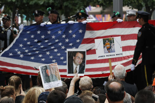 Estados Unidos conmemora el 15 aniversario de los atentados del 11 de septiembre de 2001 con una ceremonia en 'Ground Zero', en Nueva York.