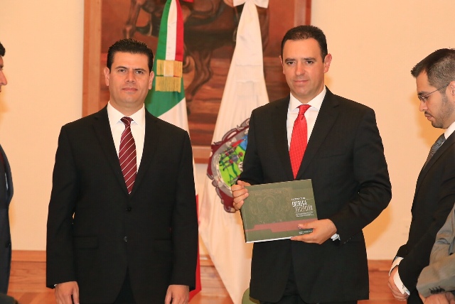 Alejandro Tello Cristerna recibió formalmente la administración y tomó protesta al Gabinete de Seguridad. 