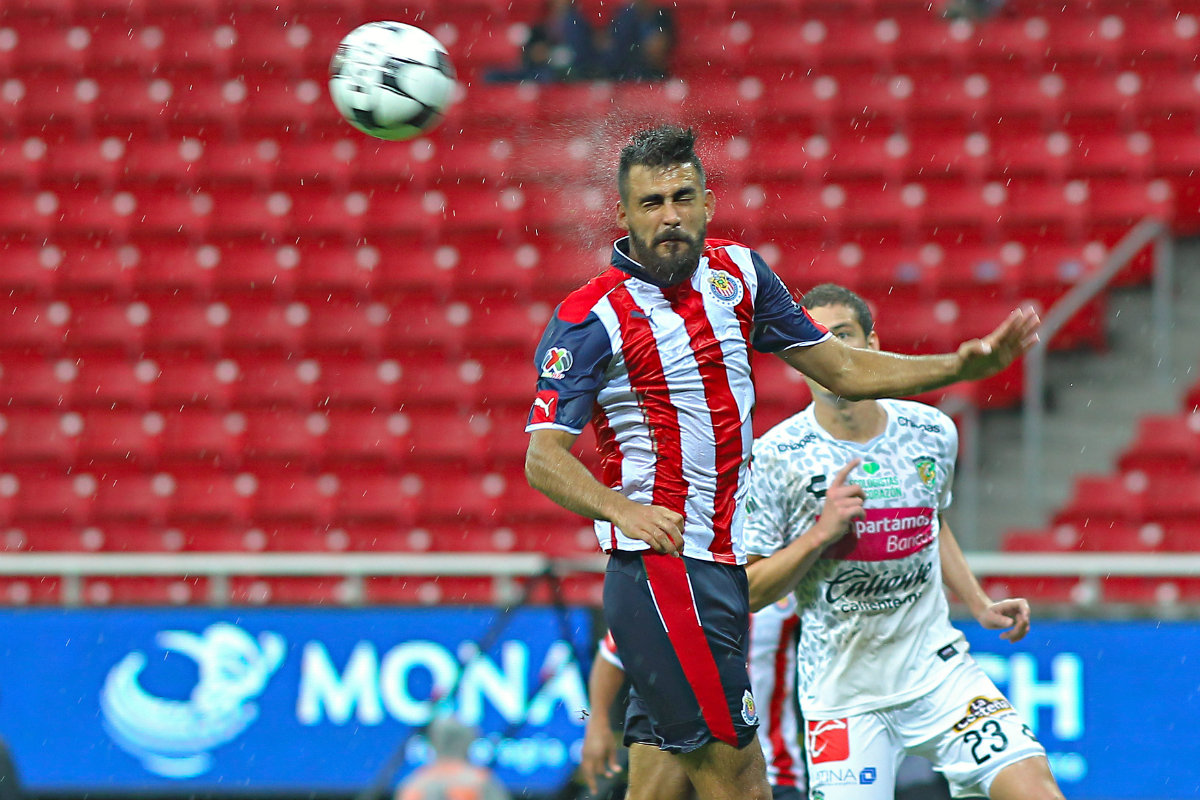 Miguel Basulto, defensa central de Chivas