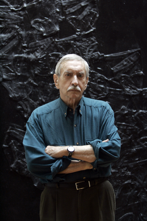 Edward Albee posa para una foto en Nueva York.