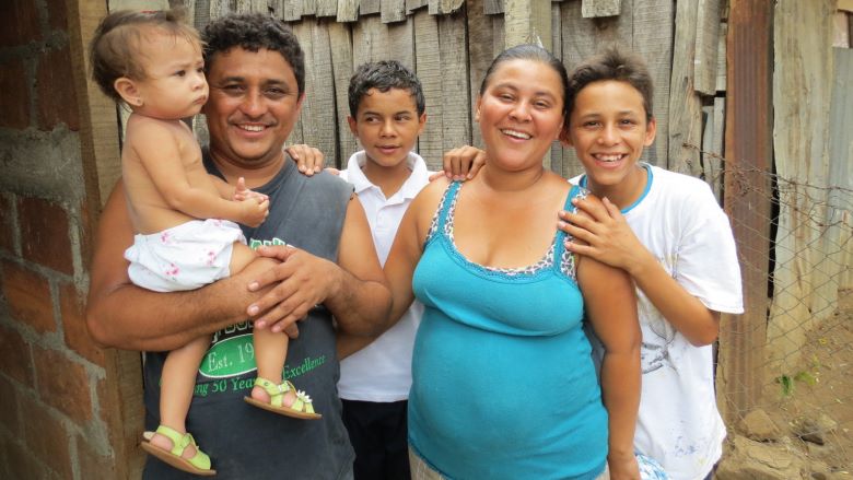 Familias que vivieron extrema pobreza, pasaron a pobreza moderada.