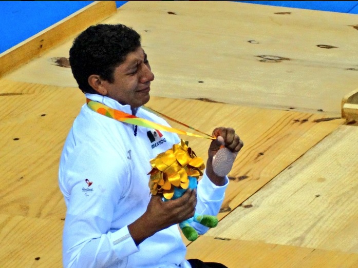 Jesús Hernández consigue la medalla #13 para México