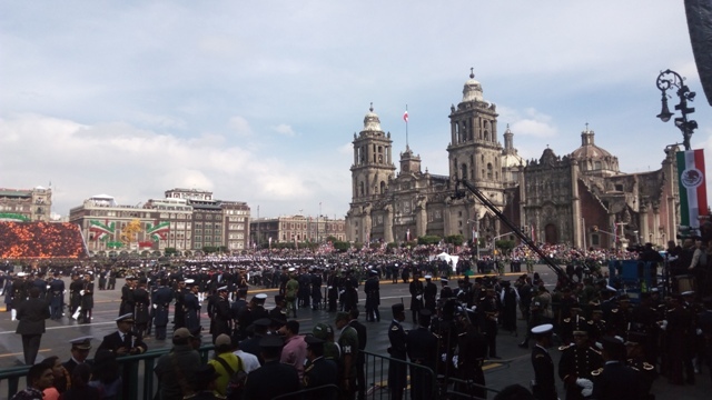 Desde las primeras horas de hoy, las fuerzas armadas llegaron al primer cuadro de la Ciudad de México.