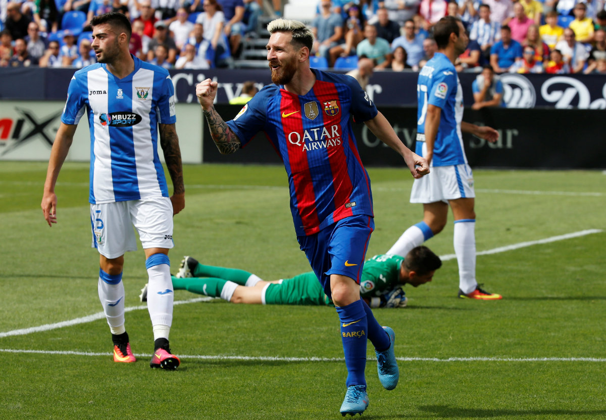 Lionel Messi festeja uno de sus tantos en el juego ante Leganés.
