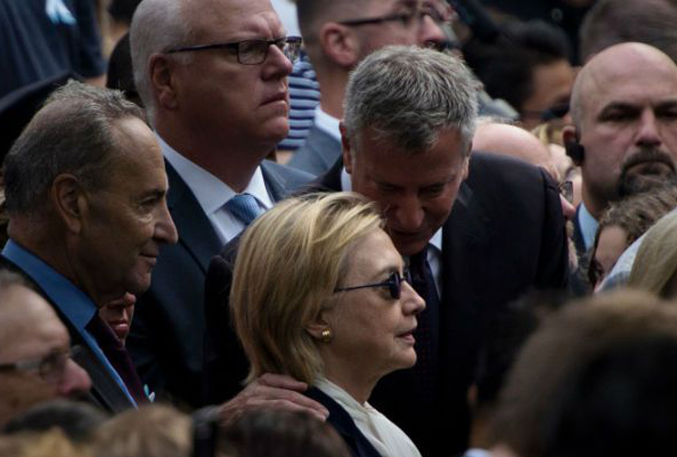 Clinton se sintió mal y abandonó la 15 Ceremonia del 11 de septiembre para descansar en casa de su hija Chelsea.