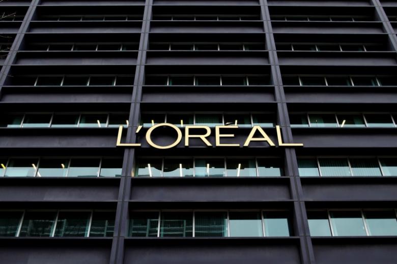 La filial estadunidense de L'Oreal comenzará a colocar paneles solares en dos de sus fábricas recortar la emisión de carbono. 