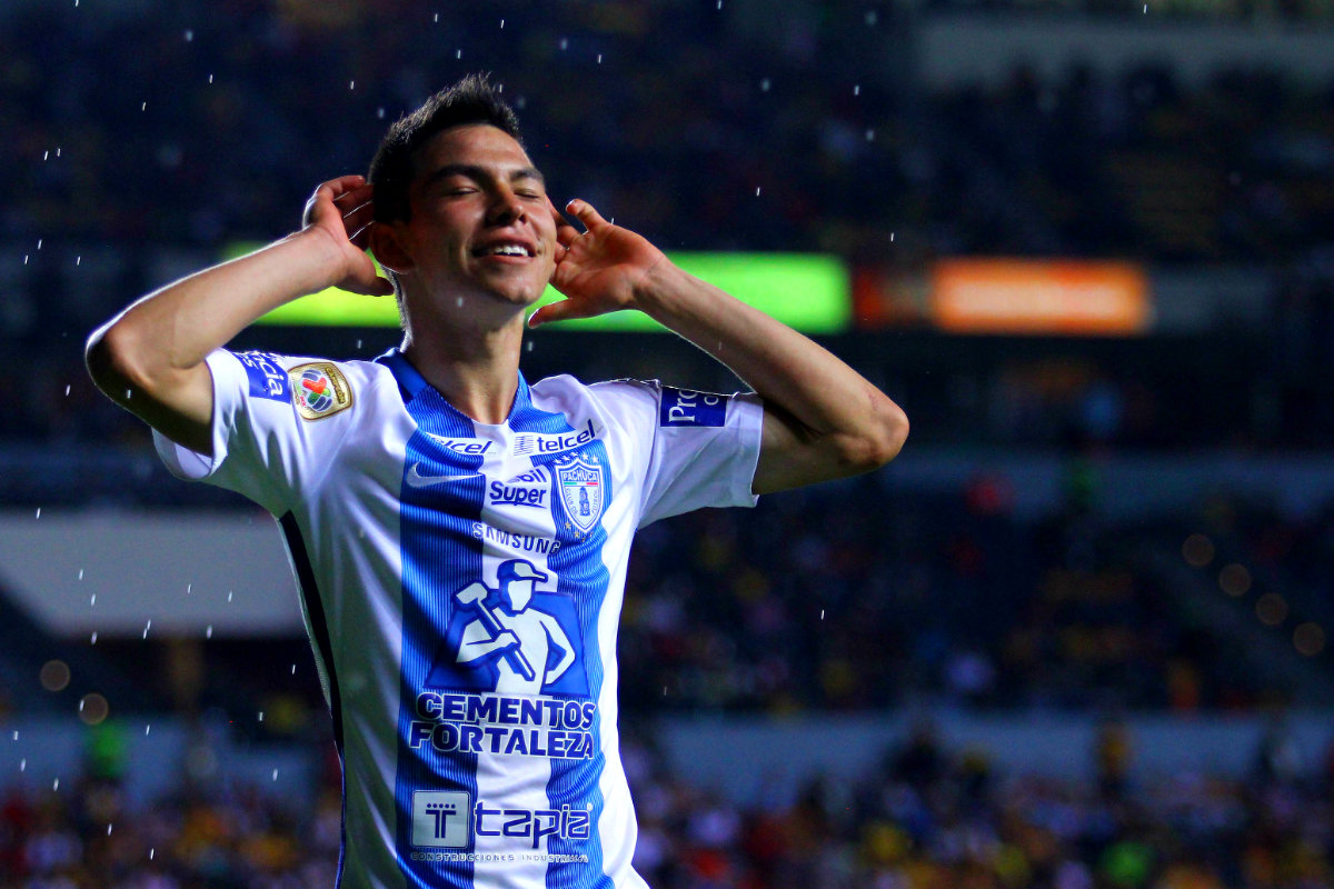 Lozano así festejó su gol 