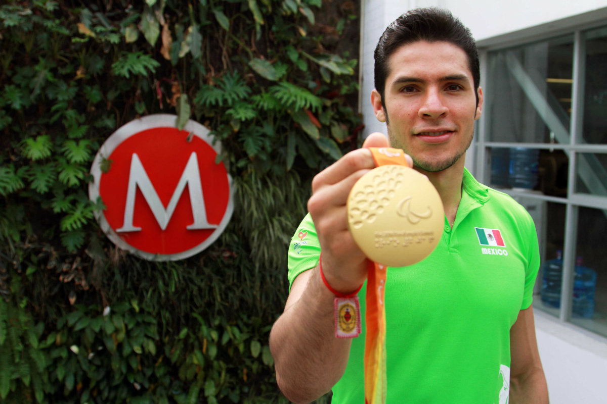 El judoca Eduardo Ávila estuvo de visita en Grupo Milenio