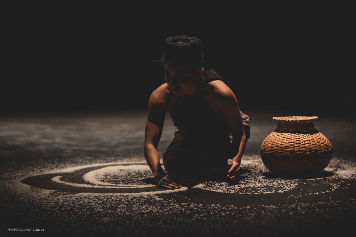 Chumki-Di Hermana Mayor se presenta en el Foro Experimental Black Box del Cenart del 22 de septiembre al 2 de octubre.