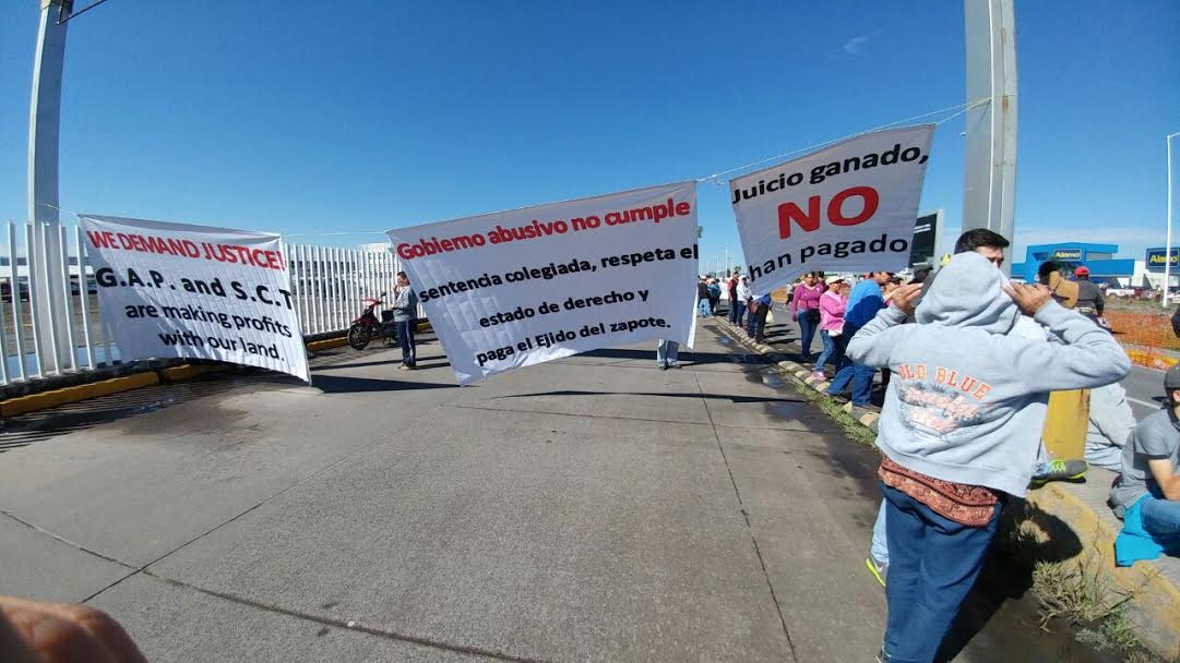 Ejidatarios bloquean Aeropuerto de Guadalajara