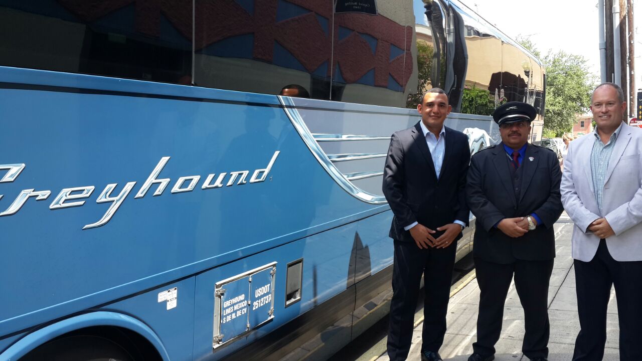 La empresa tiene más de 100 años dedicándose a la industria del autotransporte a nivel global. 