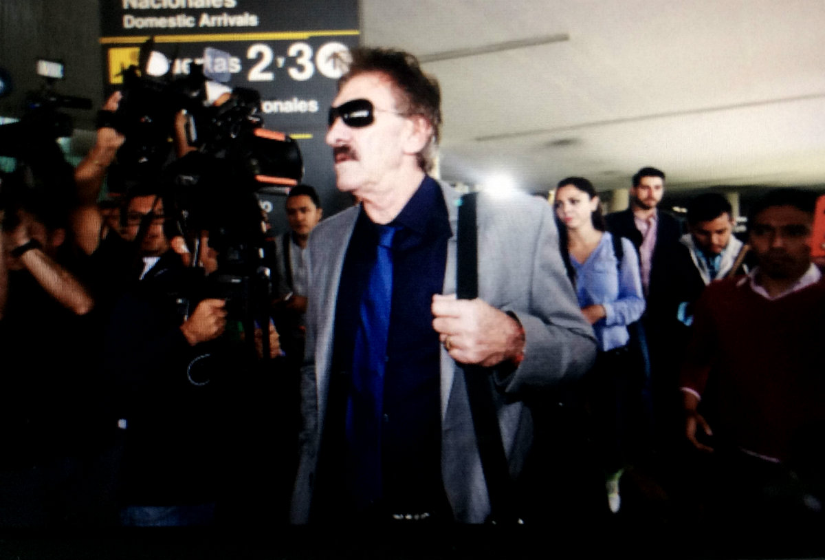 Ricardo La Volpe llegó al AICM