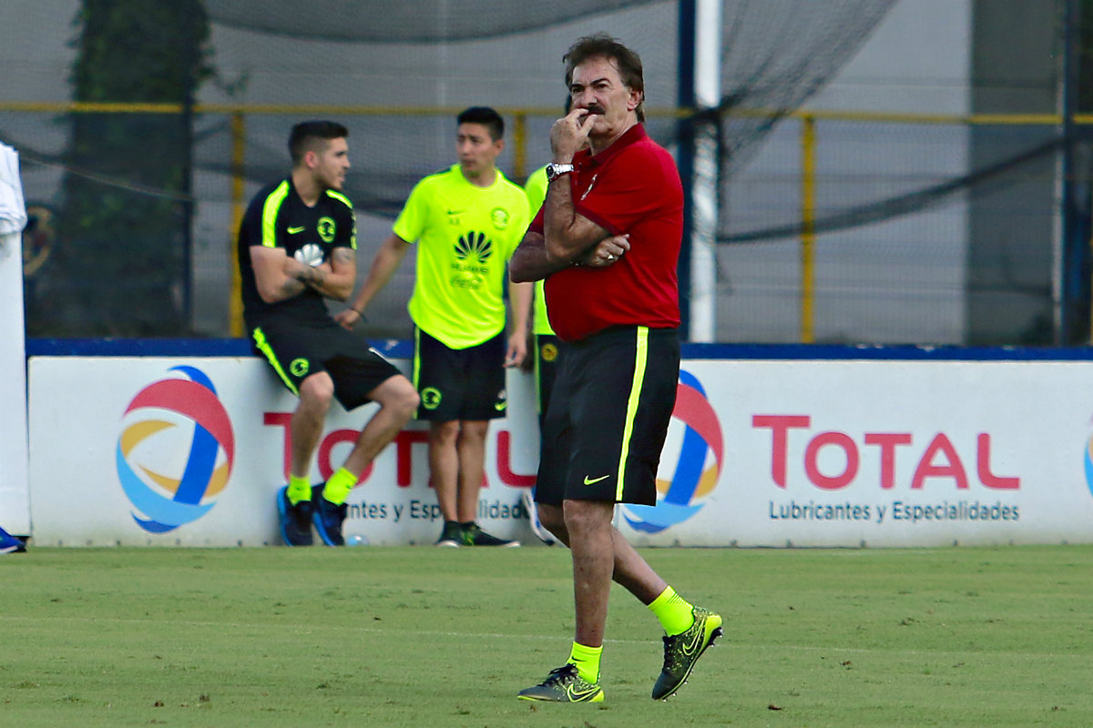 Ricardo La Volpe, entrenador de Club América