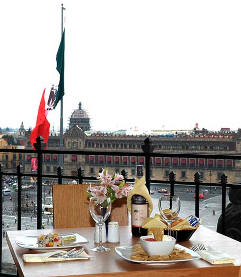 La vista del restaurante-terraza del Gran Hotel de la Ciudad de México te espera. 