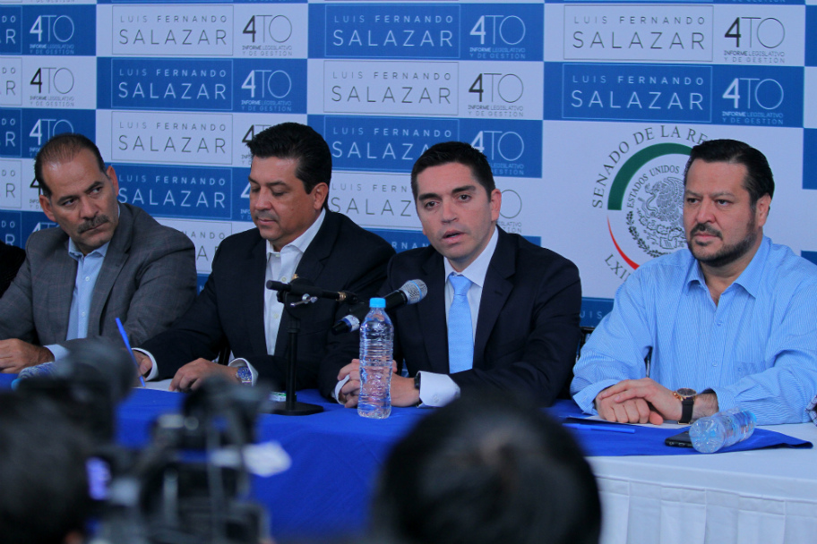 Acompañaron este sábado al Senador Luis Fernando Salazar en su cuarto informe. 