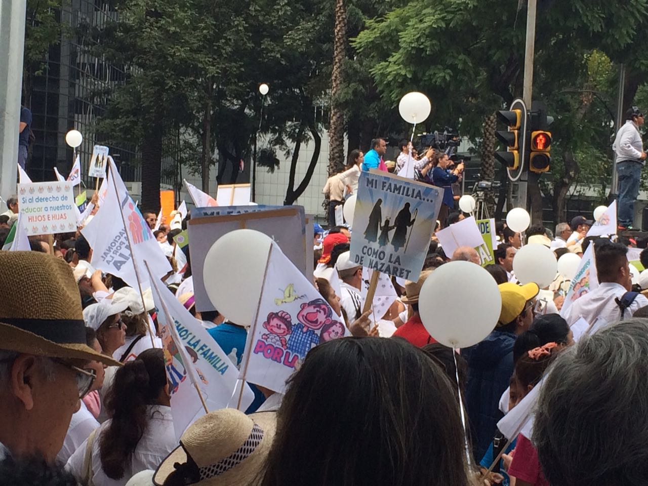 Los manifestantes señalaron que defienden a la familia. 