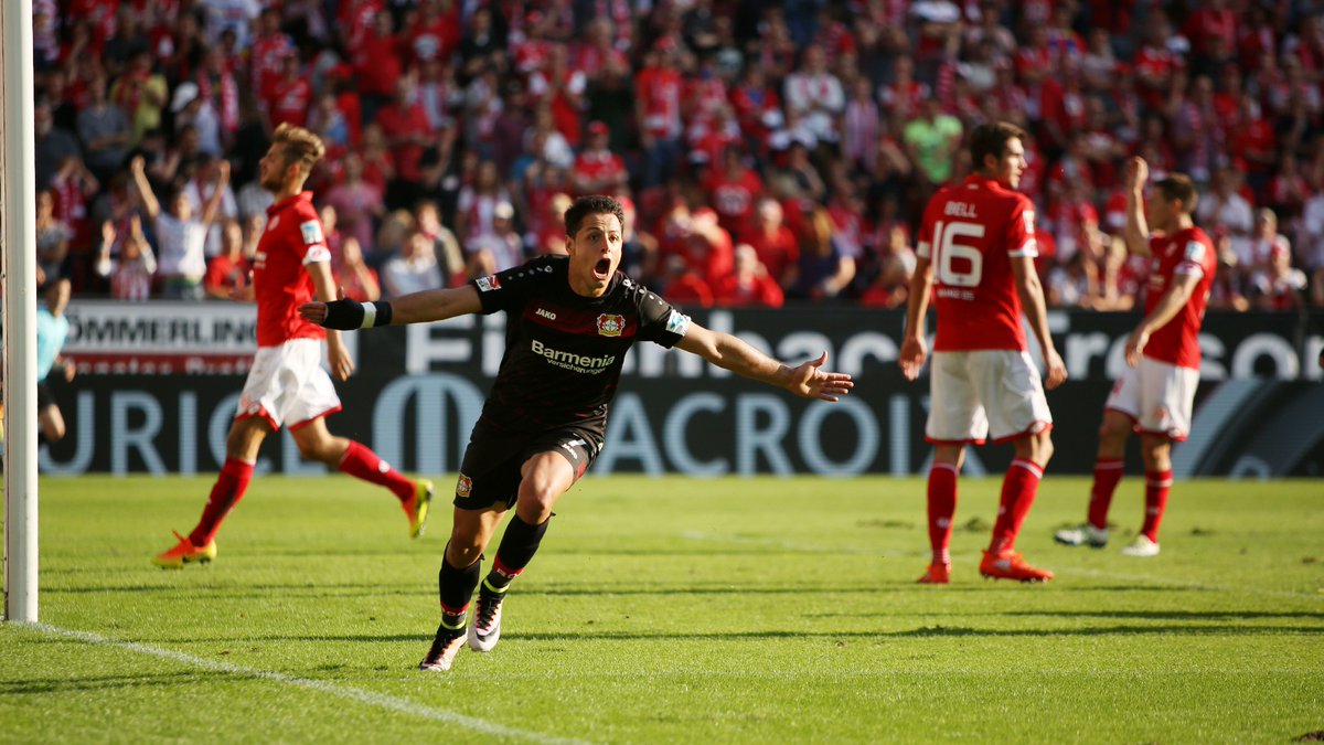 'Chicharito' marcó el tercer triplete de su carrera
