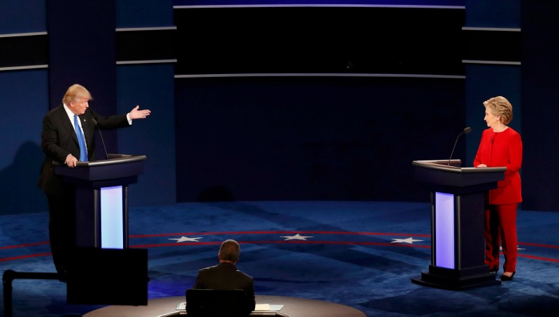 El debate inición con reproches en le tema económico.