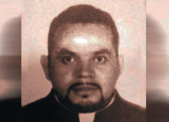 El sacerdote José Alfredo López Guillén.