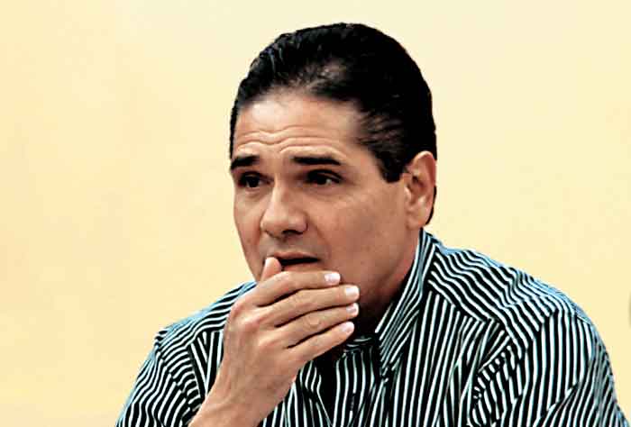 El gobernador de Michoacán.