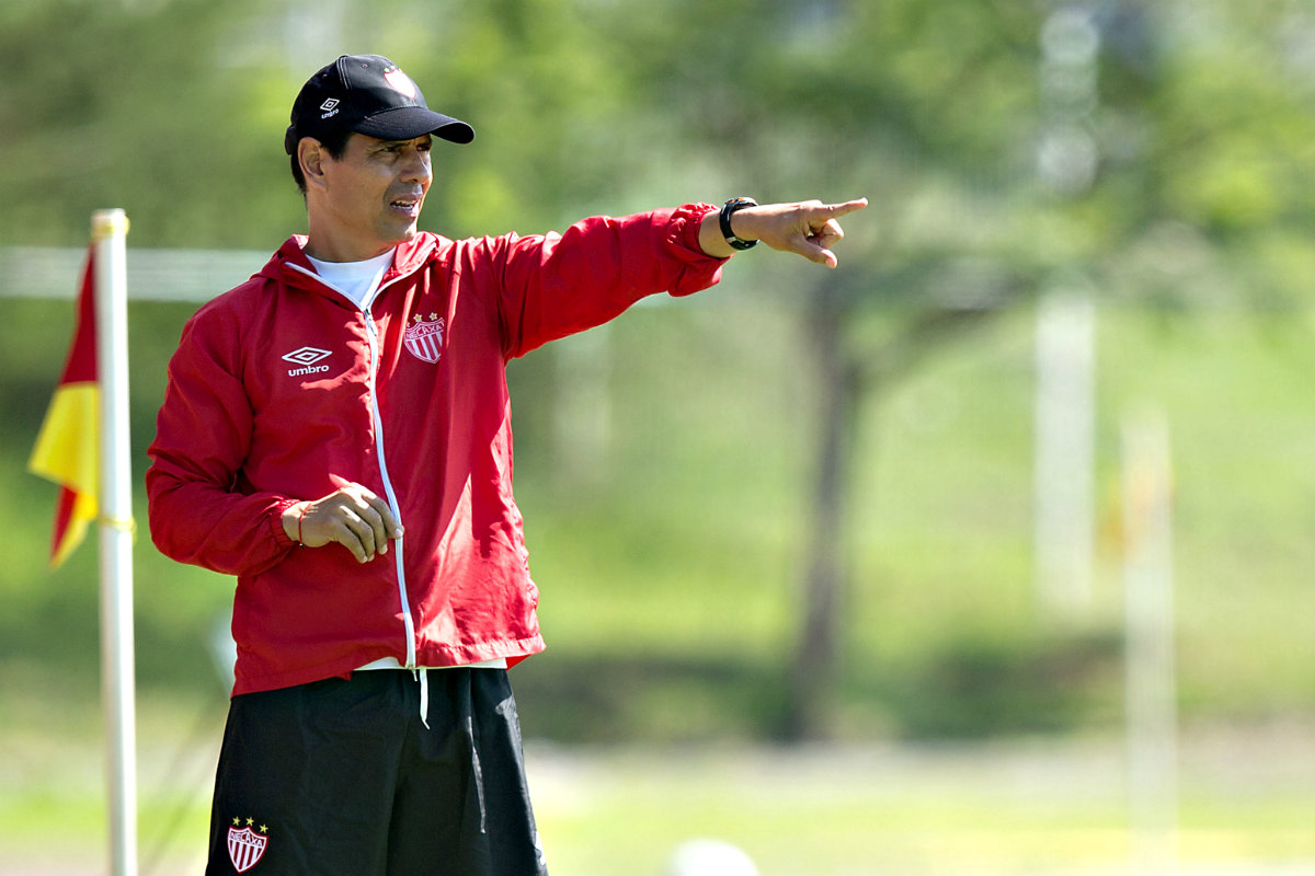 Alfonso Sosa, técnico de Necaxa 