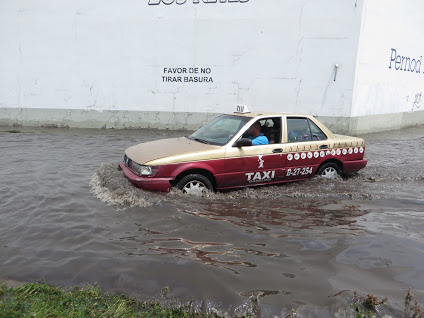 Algunas vialidades resultaron afectadas.