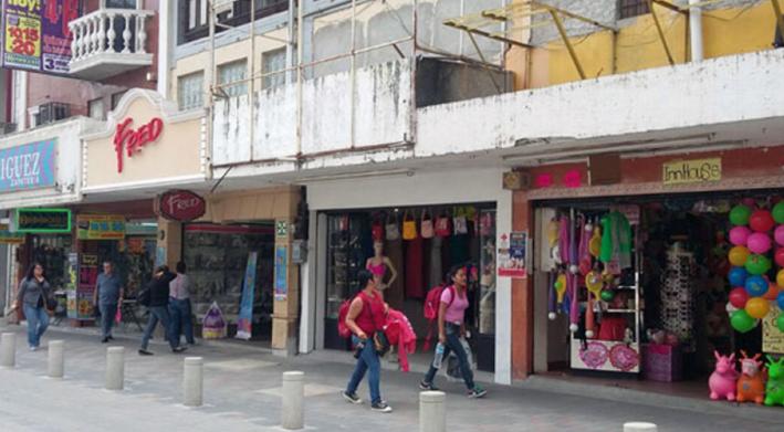 Los comerciantes en pequeño a punto de cerrar sus puertas. 